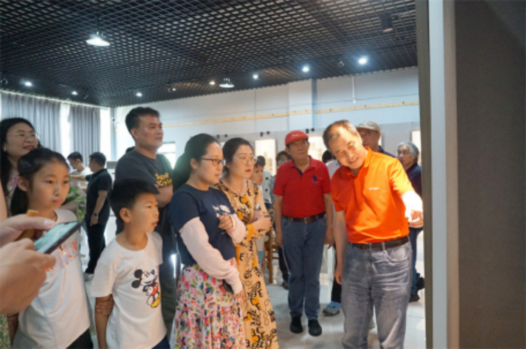 【新浪山东】2023白菜网总站大全邀请中国美协理事开展“书画进校园 翰墨润心田”主题教育实践活动