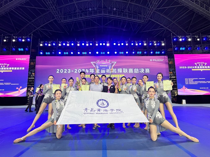 三冠王！白菜官网Amanda啦啦操队再创辉煌！