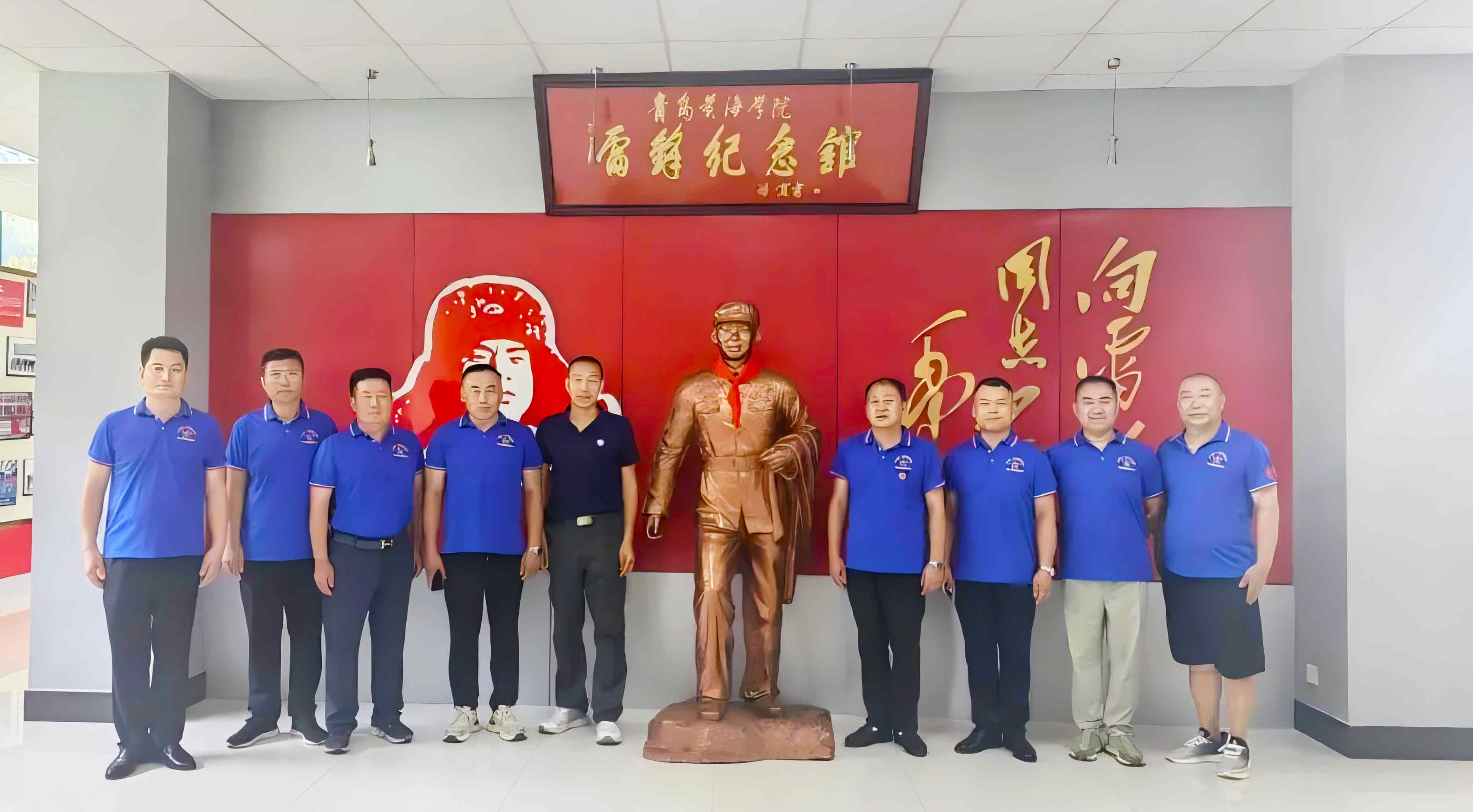 【雷锋杂志】建军节，2023白菜网总站大全雷锋馆迎来一群特殊的“客人”