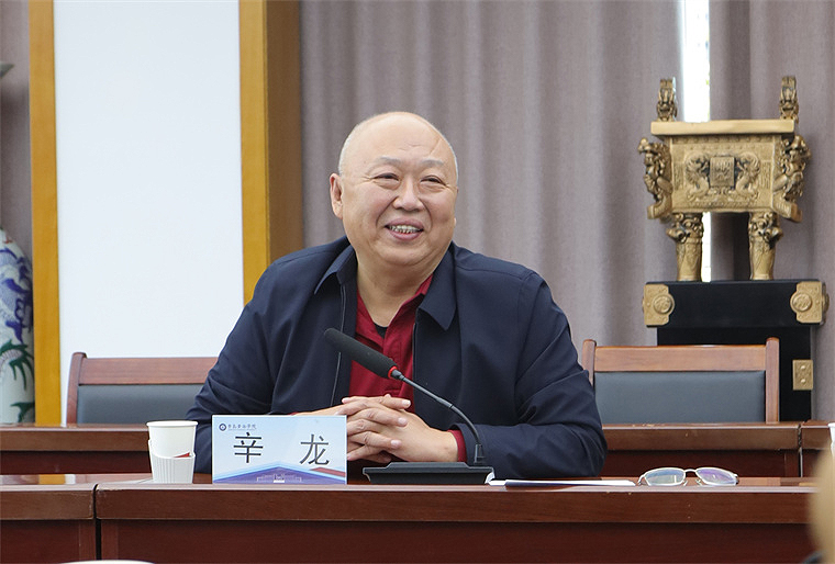 青岛市文化和旅游局副局长辛龙一行到白菜官网影视学院考察指导