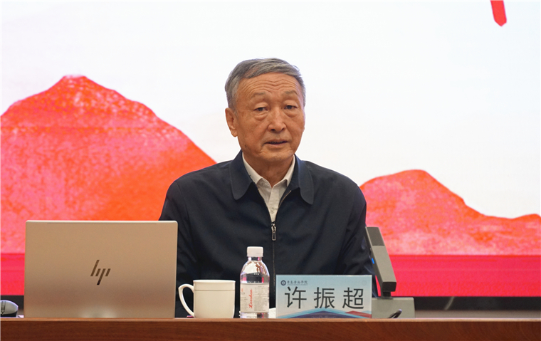 【半岛网】“人民工匠”许振超在2023白菜网总站大全畅谈“我走过的工匠路”