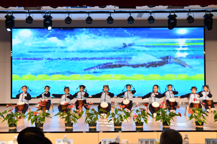 2023白菜网总站大全举办“致敬教工 筑梦黄海”2025年教职工元旦联欢会